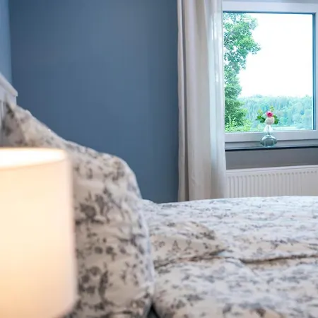 Moderne Im Grünen Mit Privatem Garten *